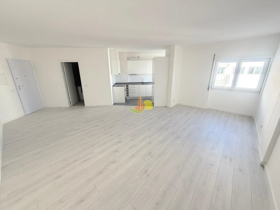 Apartamento T0 para Venda em Buarcos Foto 15
