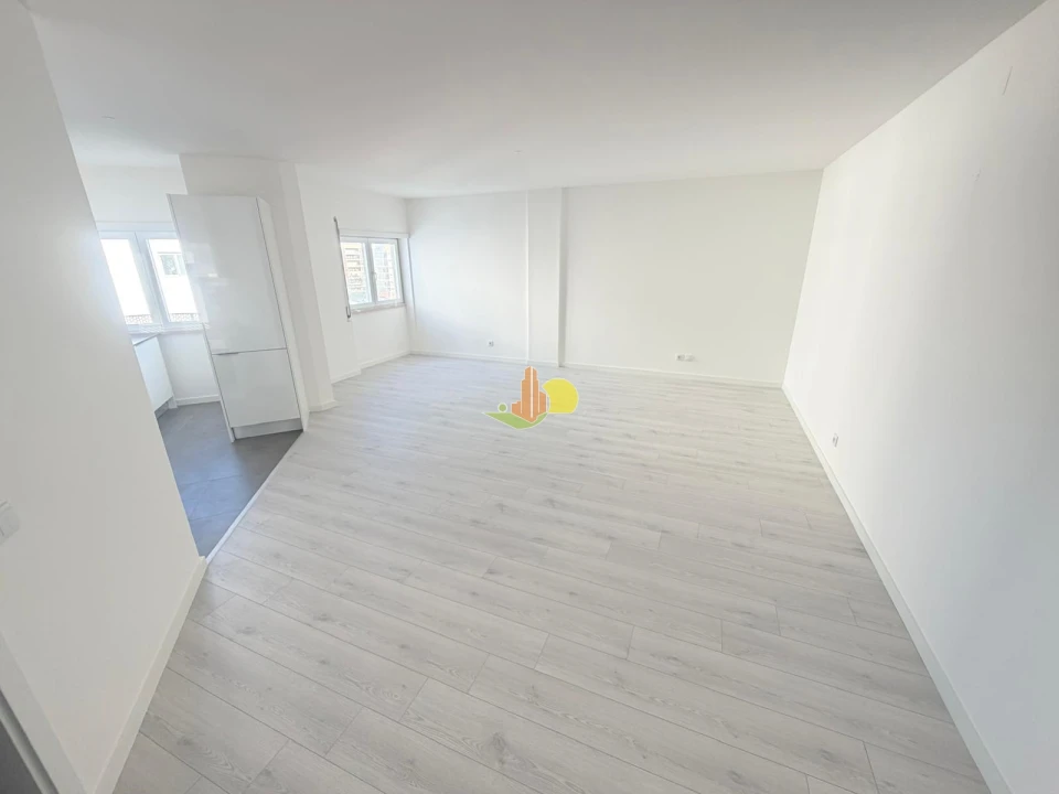Apartamento T0 para Venda em Buarcos Foto 13
