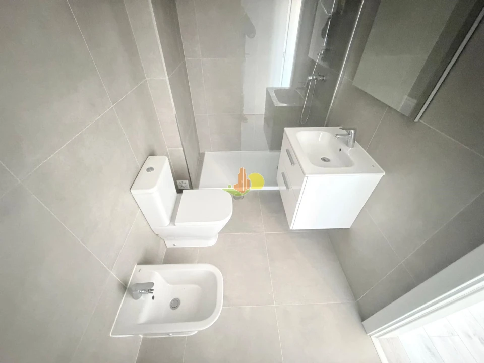Apartamento T0 para Venda em Buarcos Foto 15