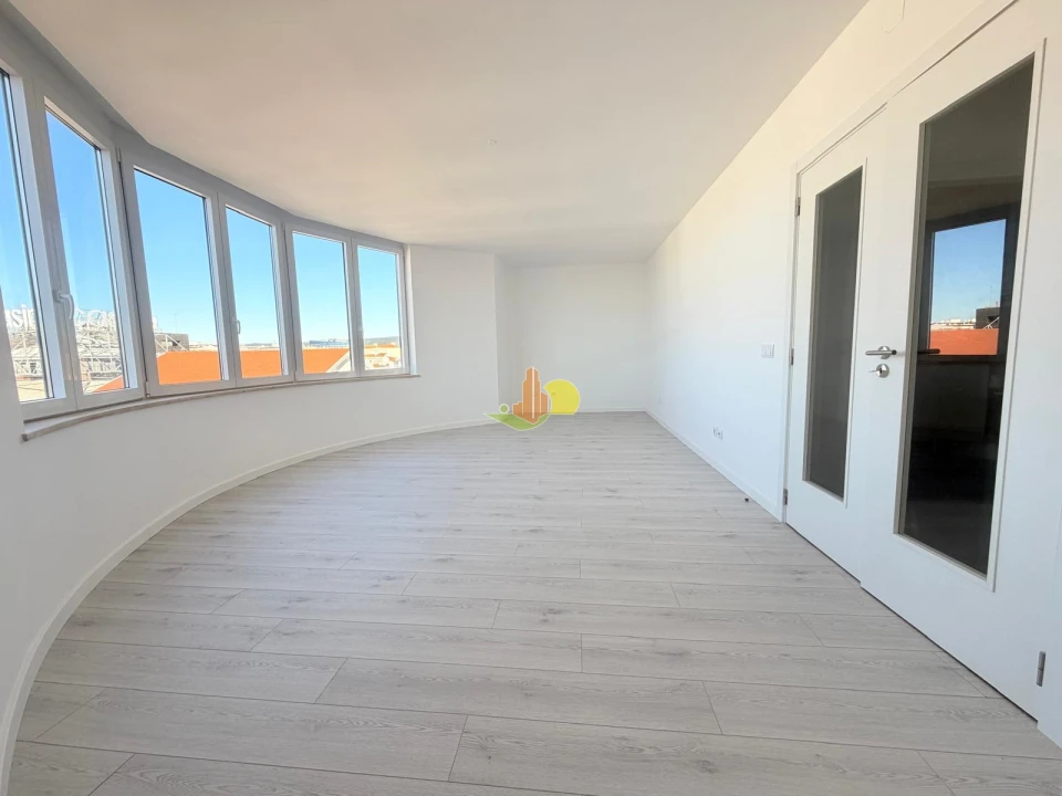 Apartamento T0 para Venda em Buarcos Foto 18