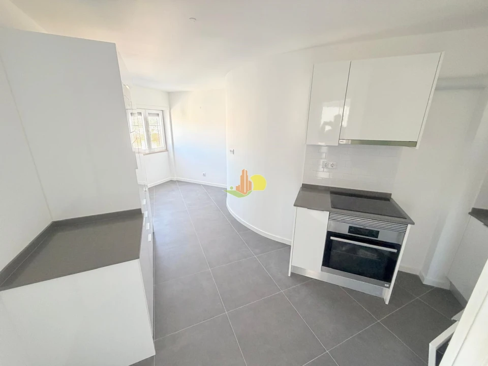 Apartamento T0 para Venda em Buarcos Foto 9