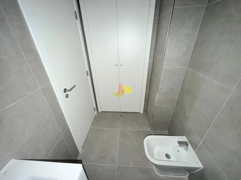 Apartamento T0 para Venda em Buarcos Foto 16