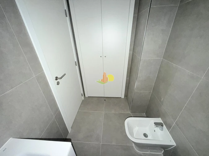 Apartamento T0 para Venda em Buarcos Foto 16