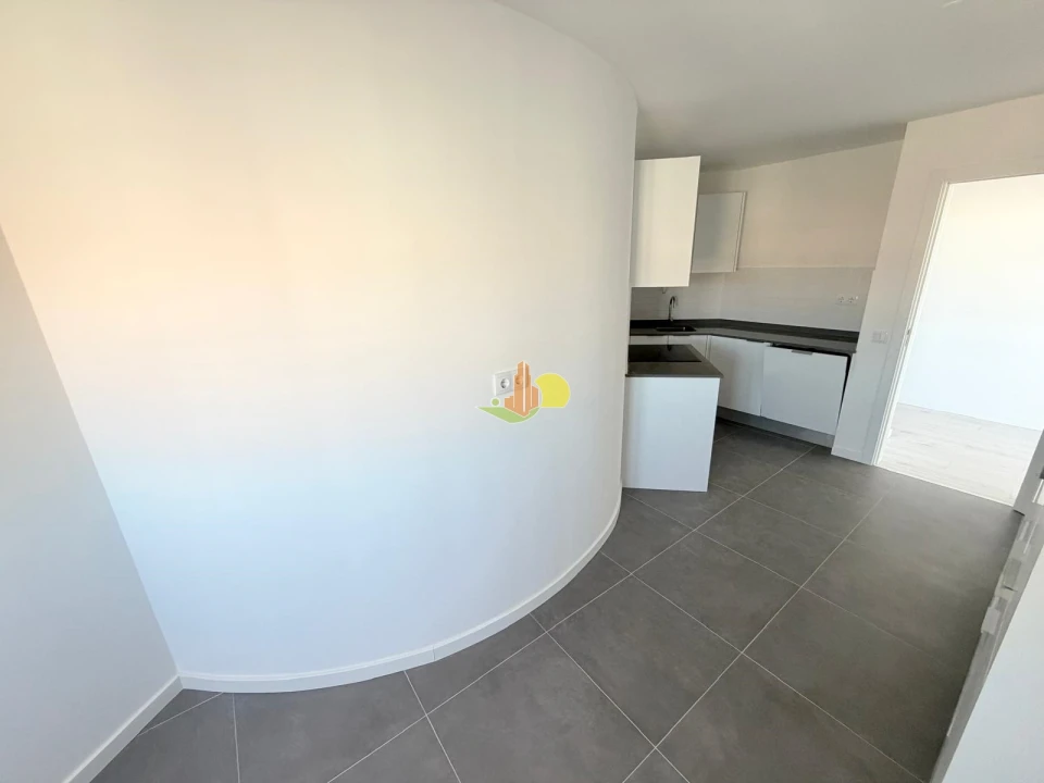 Apartamento T0 para Venda em Buarcos Foto 11