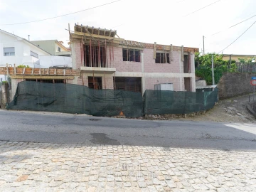 Moradia T3 para Venda em Santo Adrião de Vizela