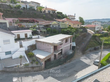 Moradia T3 para Venda em Santo Adrião de Vizela