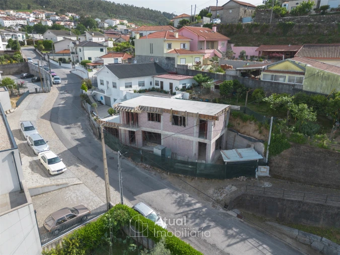 Moradia T3 para Venda em Santo Adrião de Vizela Foto 31