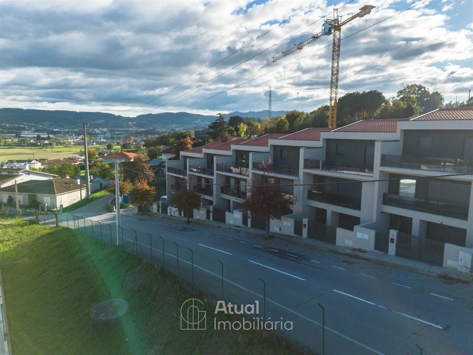 Moradia T3 para Venda em Guardizela Foto 45