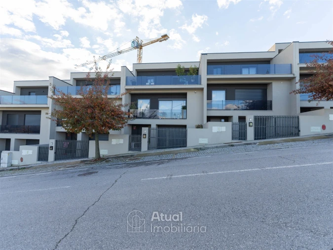 Moradia T3 para Venda em Guardizela