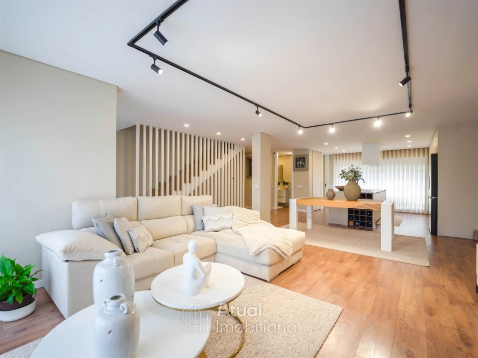 Moradia T3 para Venda em Guardizela Foto 11