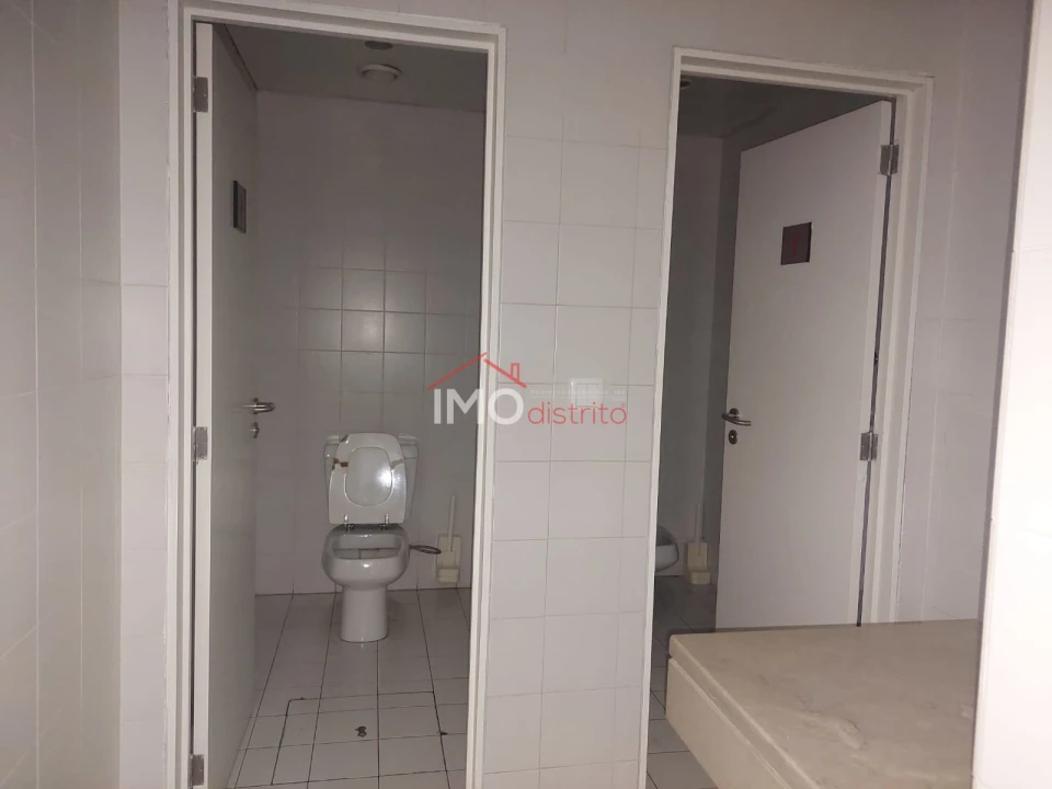 Loja para Arrendamento em Sé e São Lourenço Foto 2