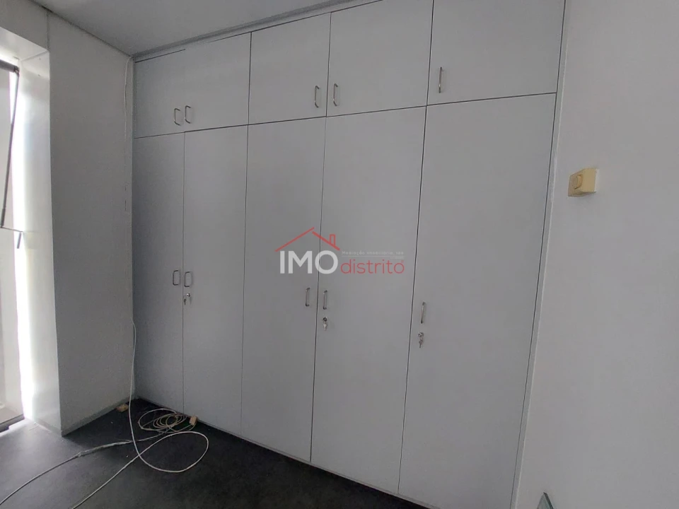 Loja para Arrendamento em Sé e São Lourenço Foto 4