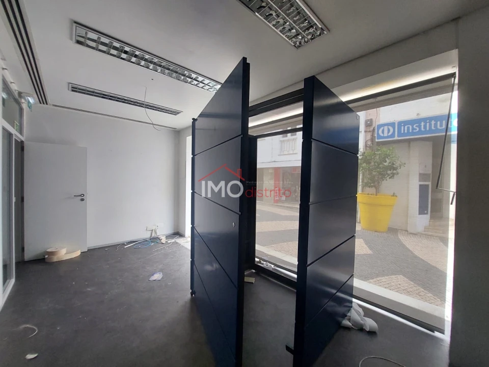 Loja para Arrendamento em Sé e São Lourenço Foto 3