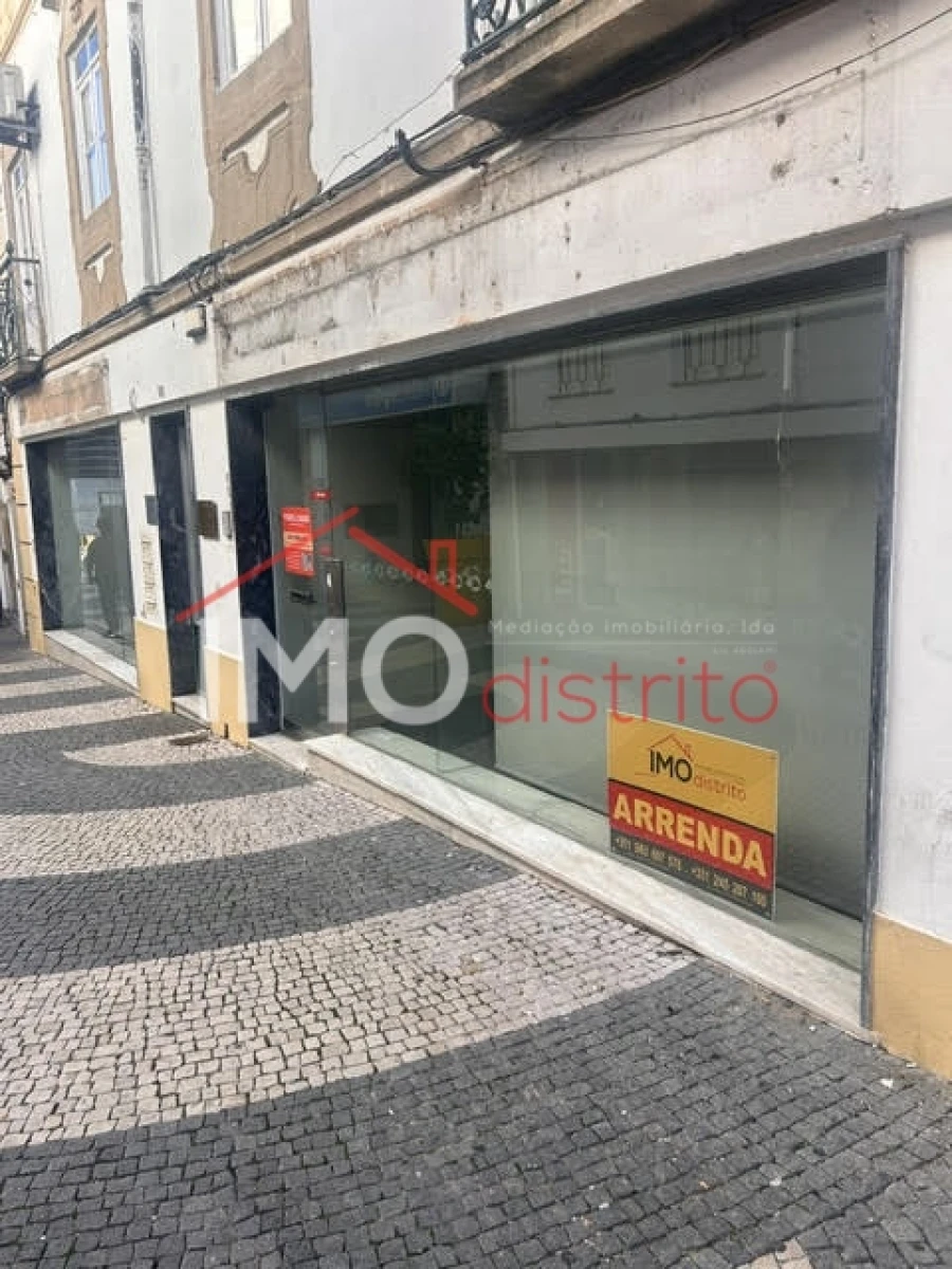 Loja para Arrendamento em Sé e São Lourenço