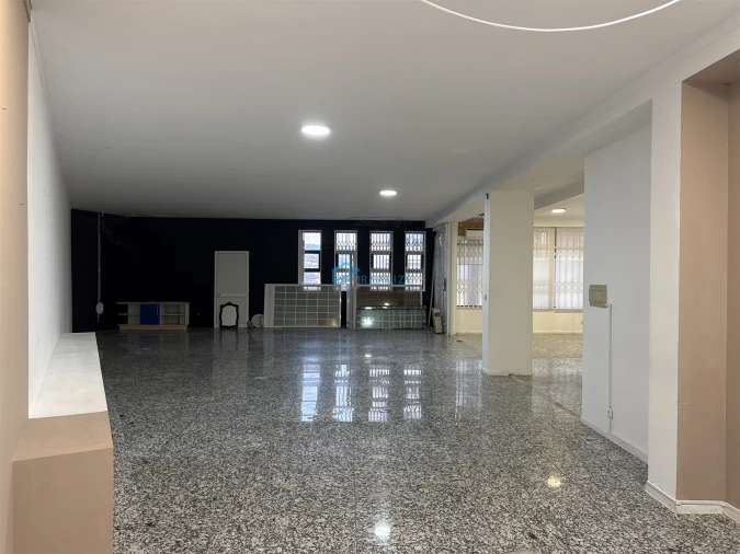 Loja para Arrendamento em Nossa Senhora da Conceição, São Pedro e São Dinis Foto 7