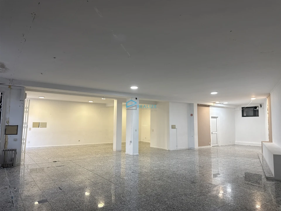 Loja para Arrendamento em Nossa Senhora da Conceição, São Pedro e São Dinis Foto 9