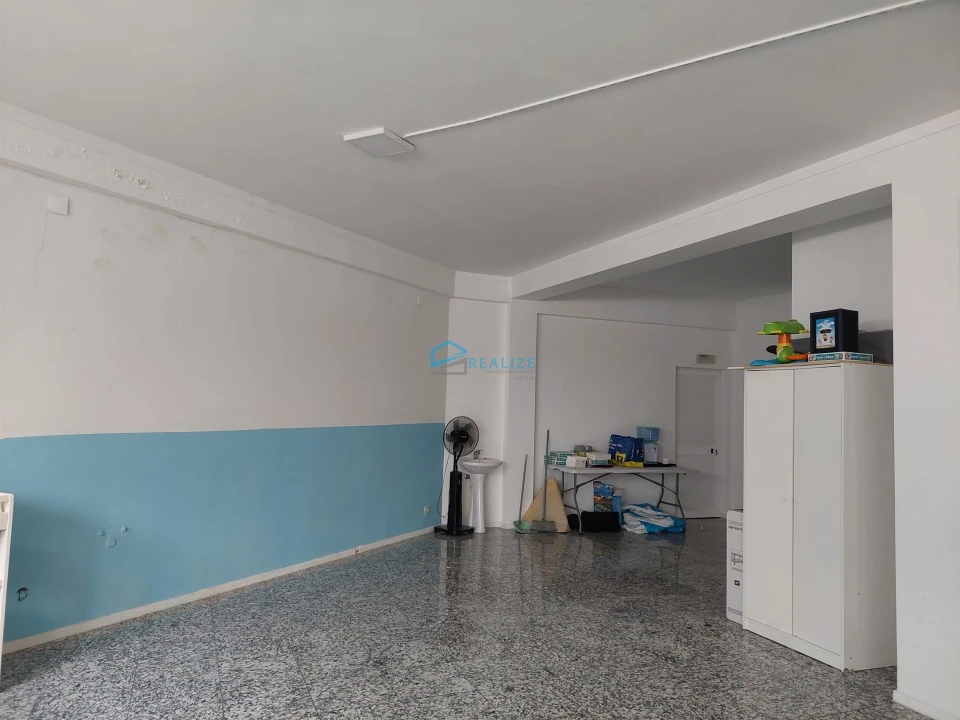 Loja para Arrendamento em Nossa Senhora da Conceição, São Pedro e São Dinis Foto 1