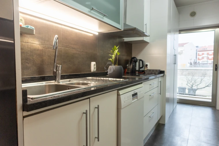 Apartamento T2 para Arrendamento em Glória e Vera Cruz Foto 6