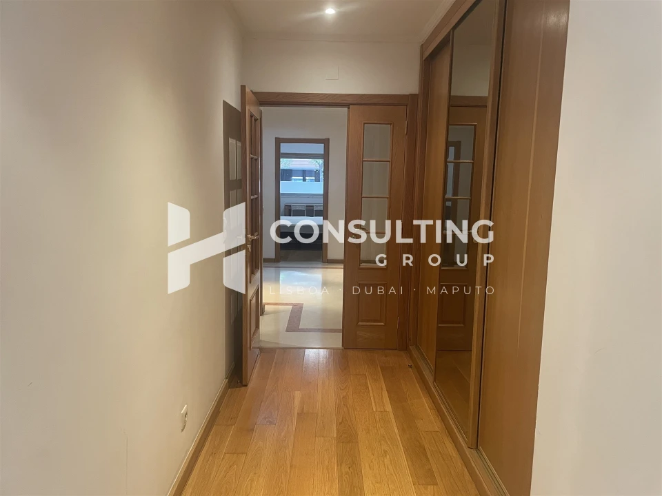 Apartamento T4 para Arrendamento em Parque das Nações Foto 27