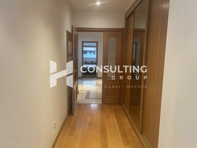 Apartamento T4 para Arrendamento em Parque das Nações Foto 27