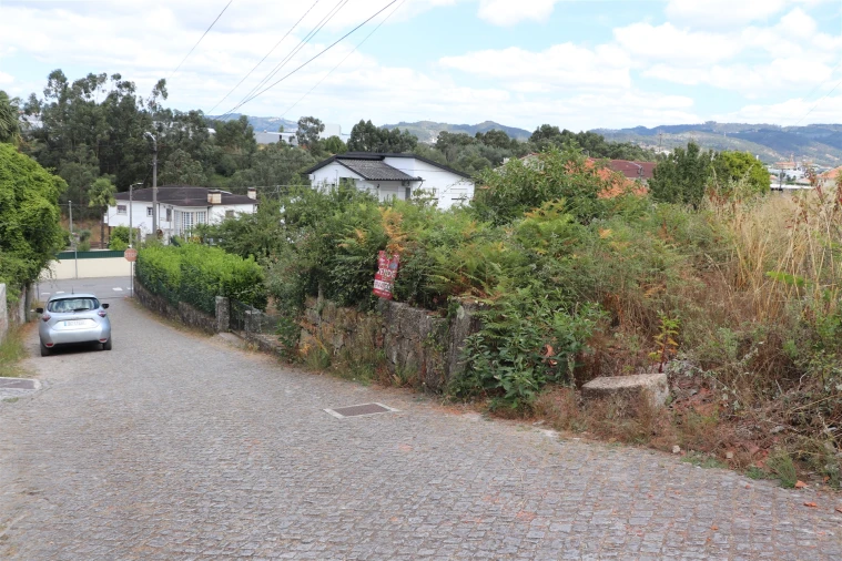 Terreno para Venda em São Tomé de Negrelos Foto 4