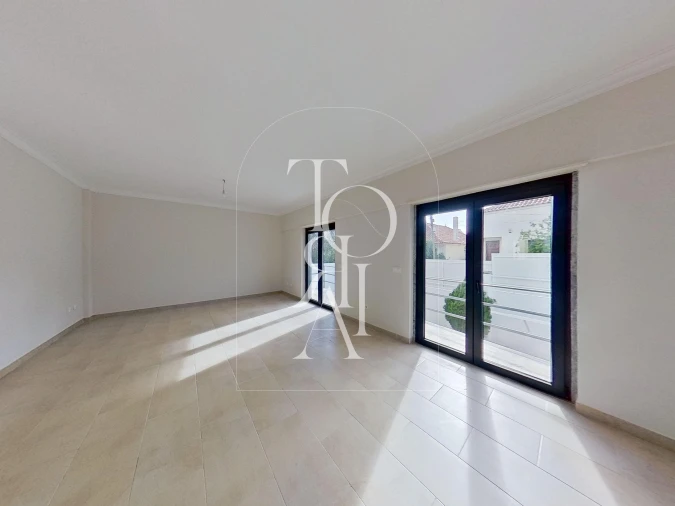 Moradia T3 para Venda em Carnaxide e Queijas Foto 11