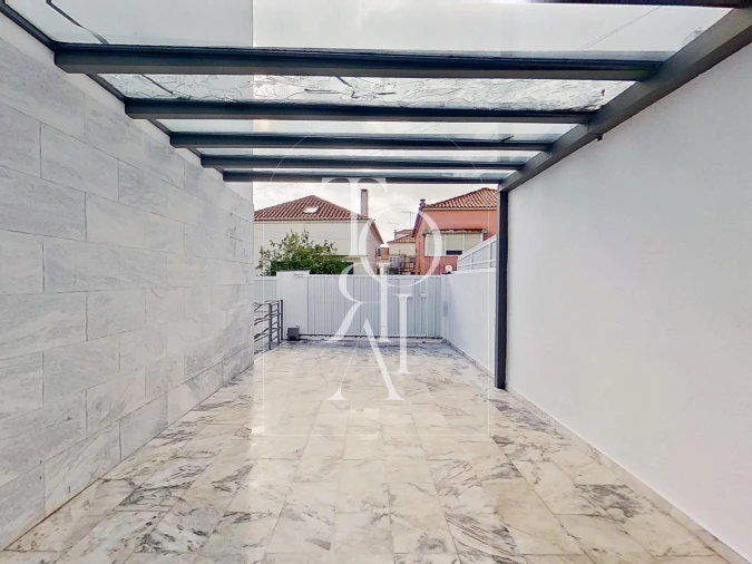 Moradia T3 para Venda em Carnaxide e Queijas