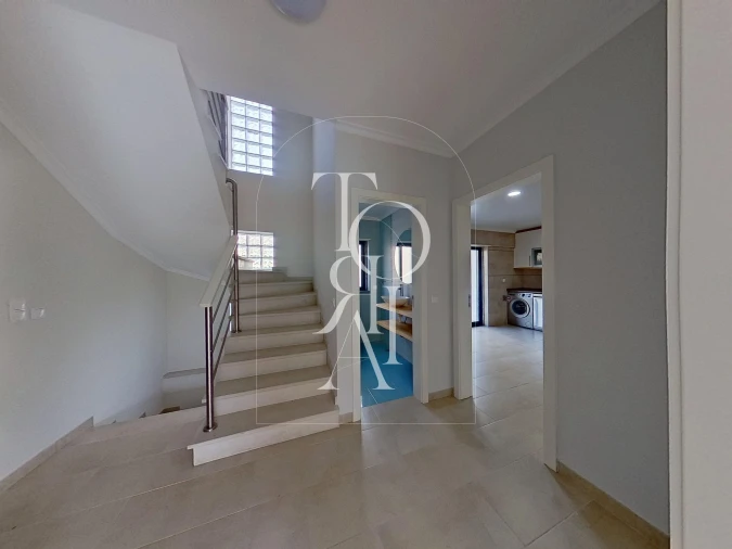 Moradia T3 para Venda em Carnaxide e Queijas Foto 14