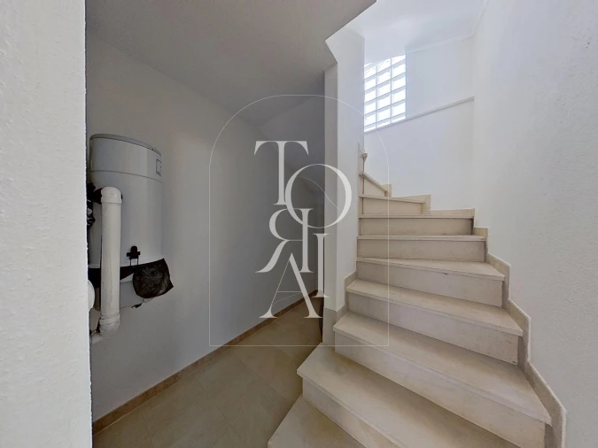 Moradia T3 para Venda em Carnaxide e Queijas Foto 8