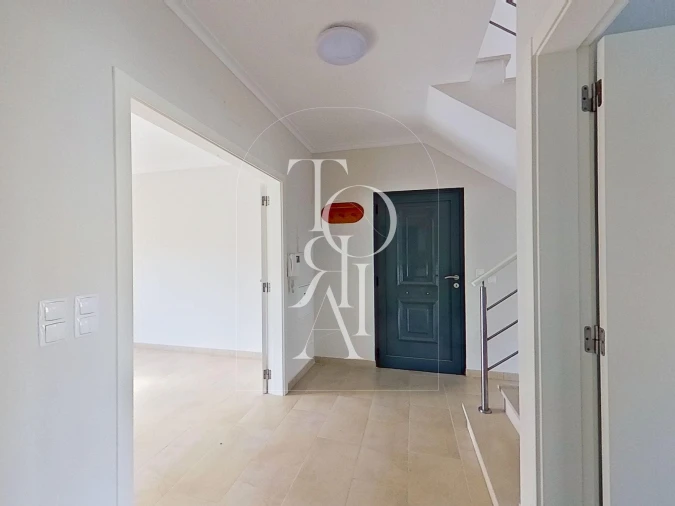 Moradia T3 para Venda em Carnaxide e Queijas Foto 17