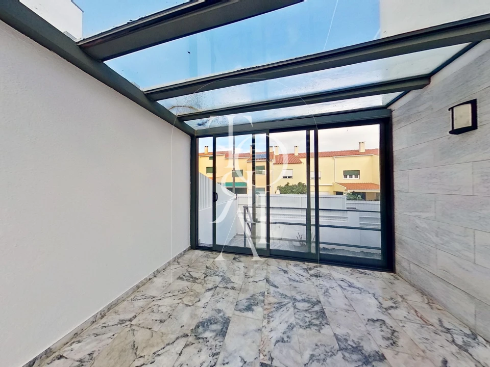 Moradia T3 para Venda em Carnaxide e Queijas Foto 2