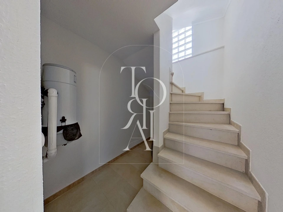 Moradia T3 para Venda em Carnaxide e Queijas Foto 8