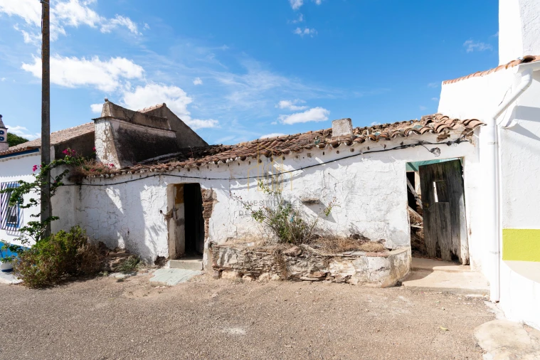 Moradia T2 para Venda em Santiago Maior