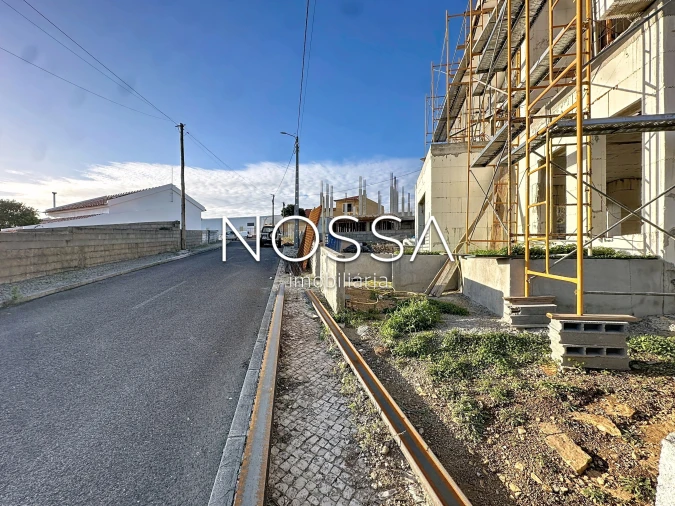 Moradia T3 para Venda em Almargem do Bispo, Pêro Pinheiro e Montelavar Foto 6