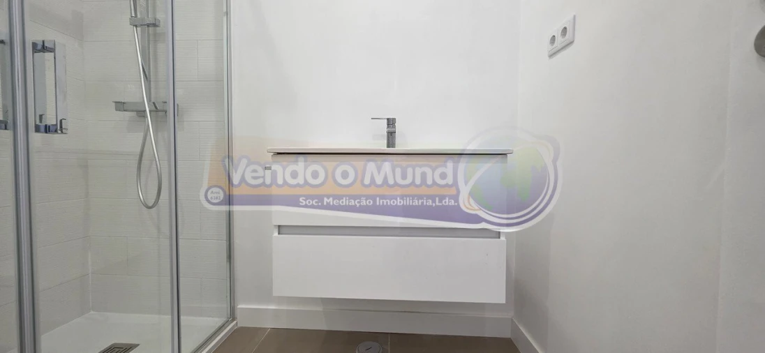 Apartamento T3 para Venda em Póvoa de Santa Iria e Forte da Casa Foto 16