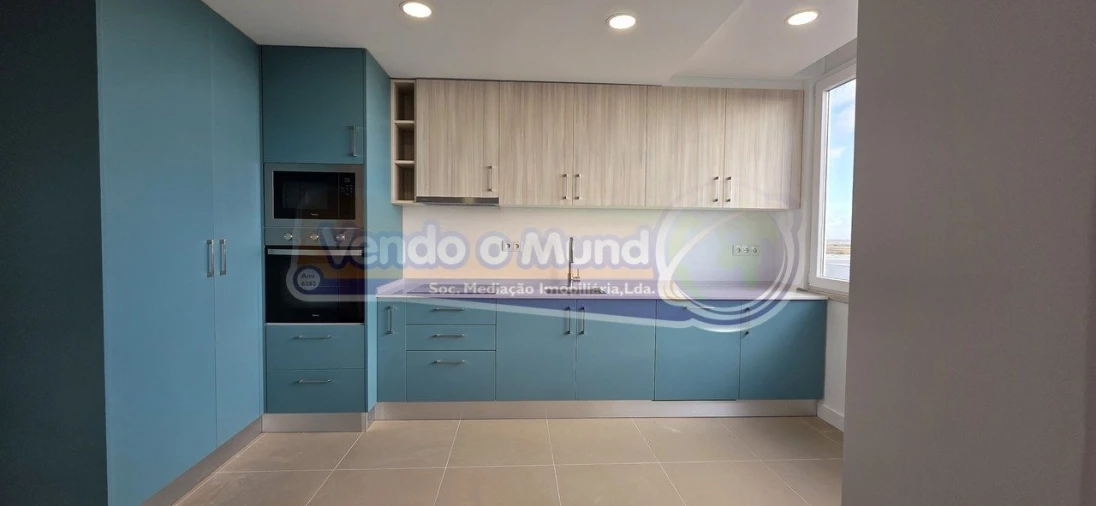 Apartamento T3 para Venda em Póvoa de Santa Iria e Forte da Casa Foto 1