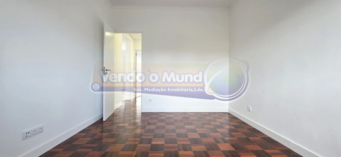 Apartamento T3 para Venda em Póvoa de Santa Iria e Forte da Casa Foto 13