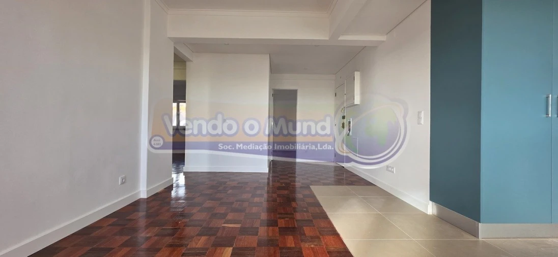 Apartamento T3 para Venda em Póvoa de Santa Iria e Forte da Casa Foto 8