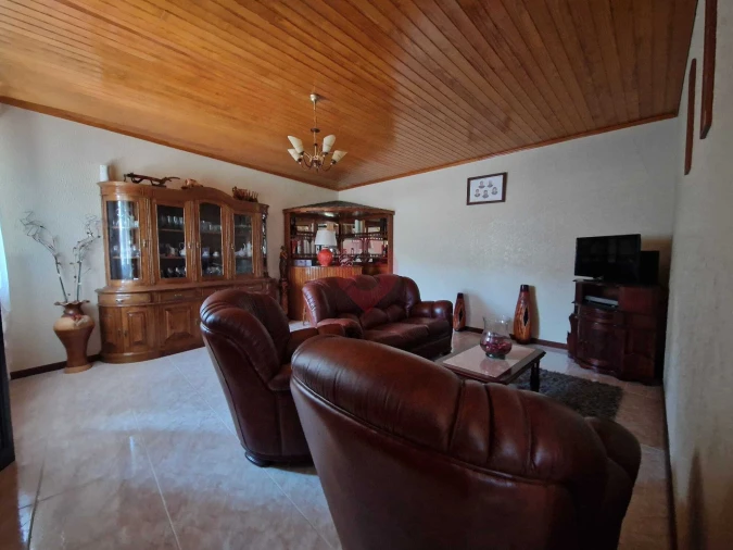 Moradia T3 para Venda em Parada do Monte e Cubalhão Foto 5