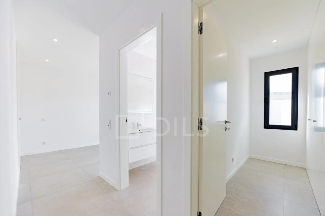 Moradia T3 para Venda em Mexilhoeira Grande Foto 10