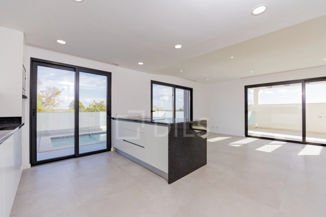 Moradia T3 para Venda em Mexilhoeira Grande Foto 5