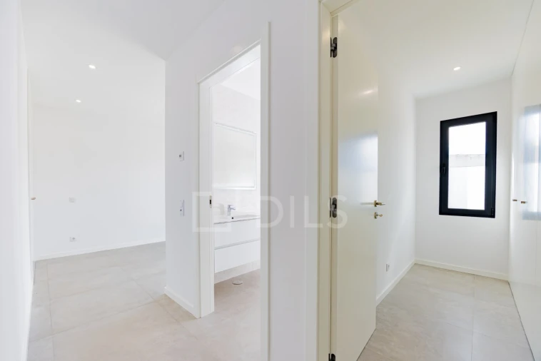 Moradia T3 para Venda em Mexilhoeira Grande Foto 10