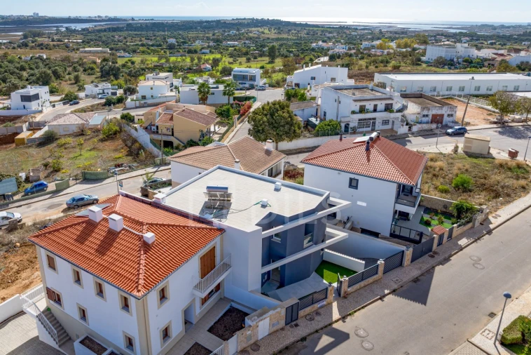 Moradia T3 para Venda em Mexilhoeira Grande Foto 10