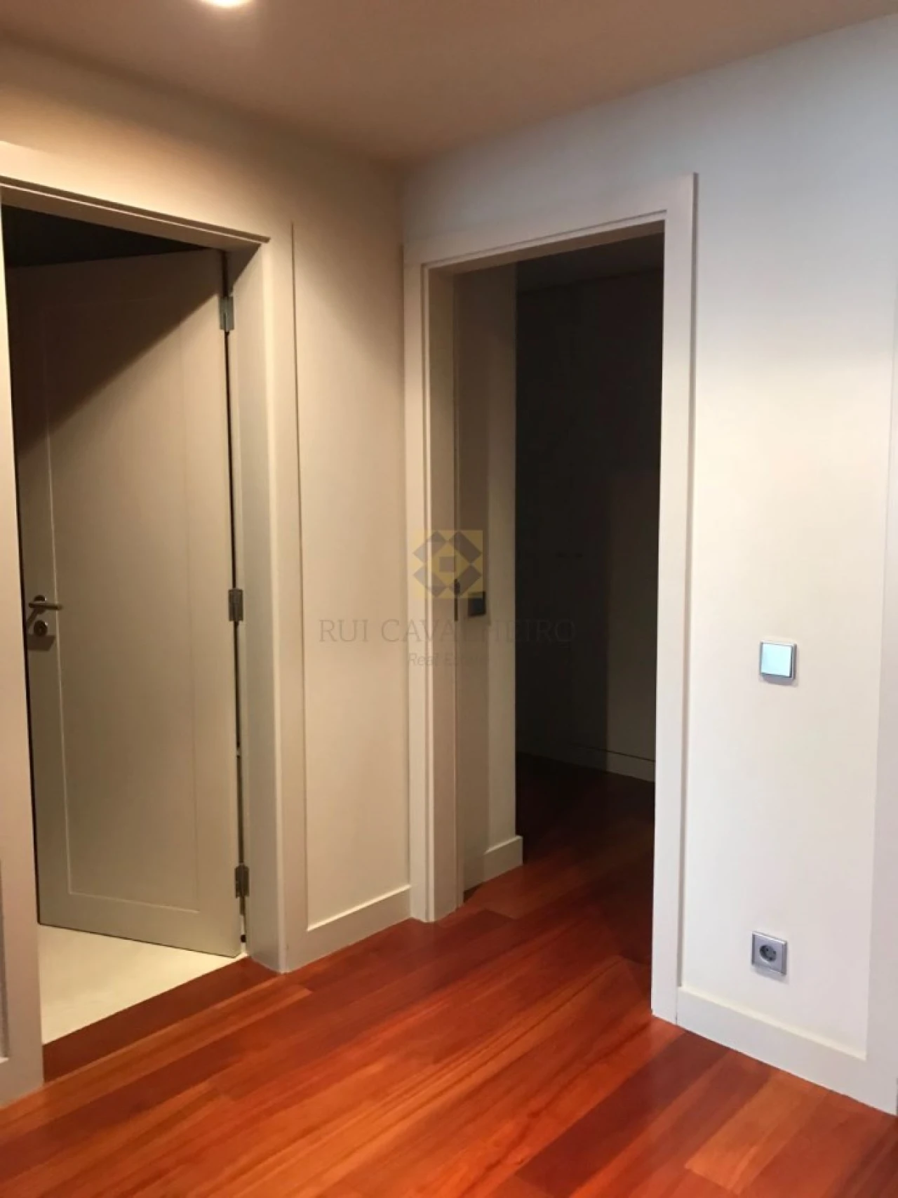 Apartamento T4 para Venda em Aldoar, Foz do Douro e Nevogilde Foto 4