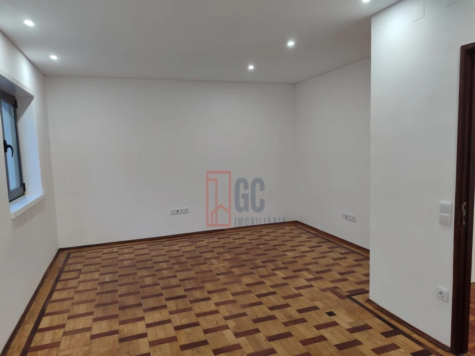 Apartamento T3 para Arrendamento em Mafamude e Vilar do Paraíso Foto 12