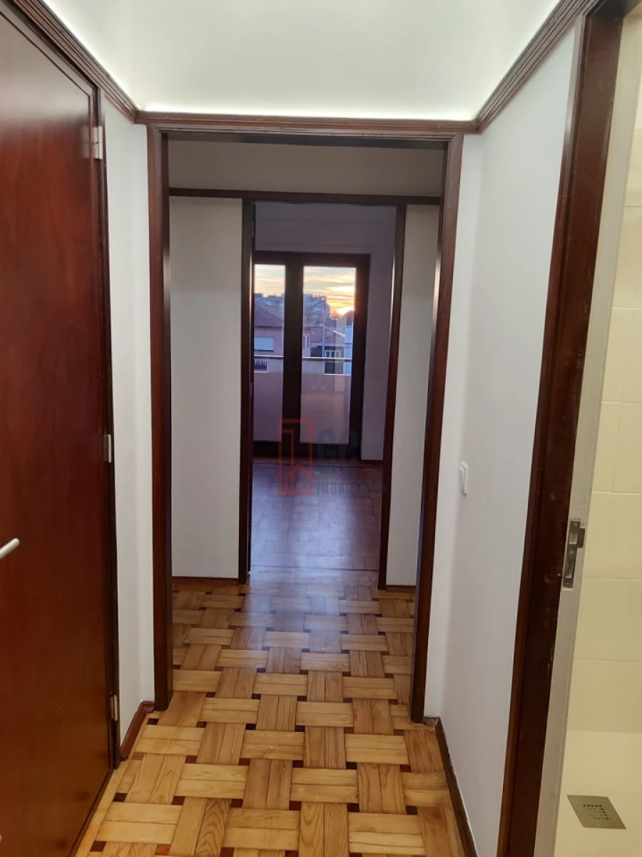 Apartamento T3 para Arrendamento em Mafamude e Vilar do Paraíso Foto 10