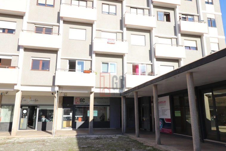 Apartamento T3 para Arrendamento em Mafamude e Vilar do Paraíso Foto 1