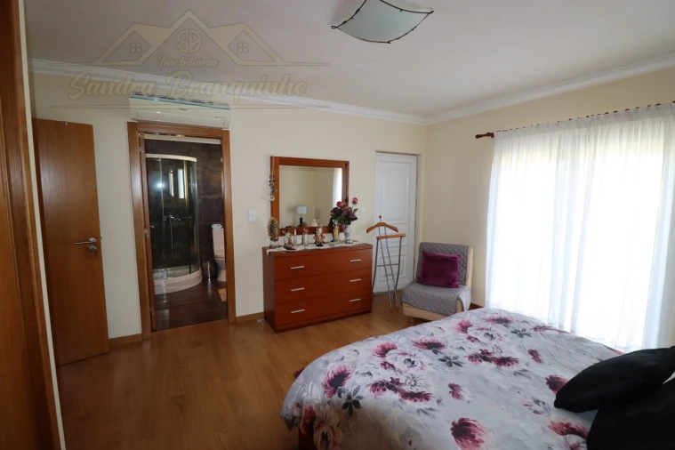 Moradia T3 para Venda em Silveira Foto 44