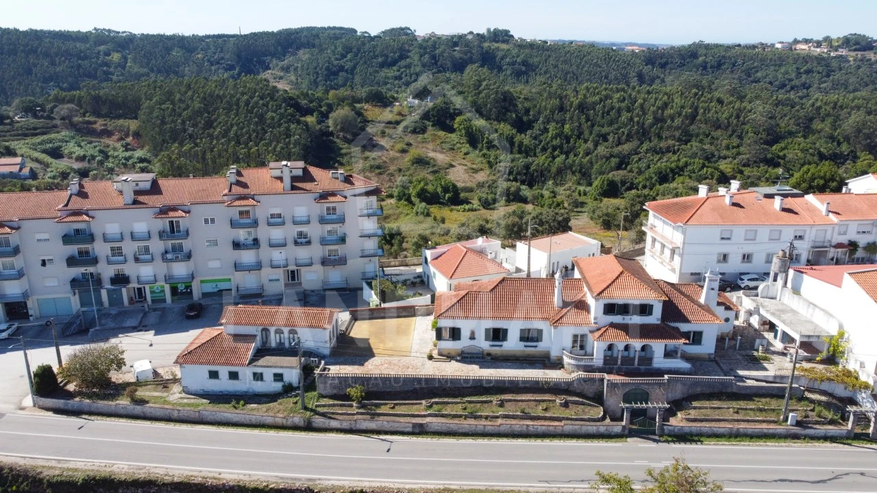 Moradia T10 para Venda em Turquel Foto 32