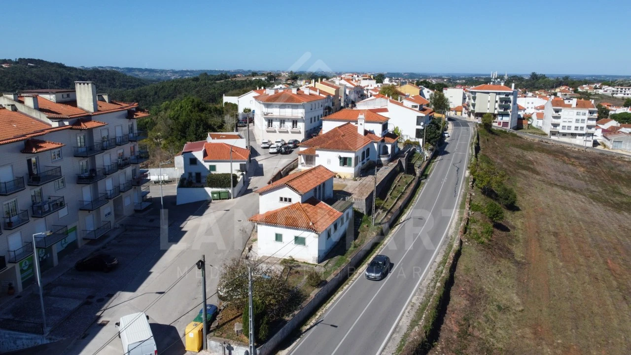 Moradia T10 para Venda em Turquel Foto 35